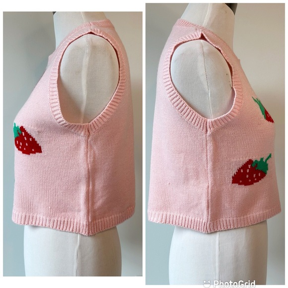 Vintage Pink Strawberry Knit Cropped Sweater Vest, size Small - Picture 7 of 16